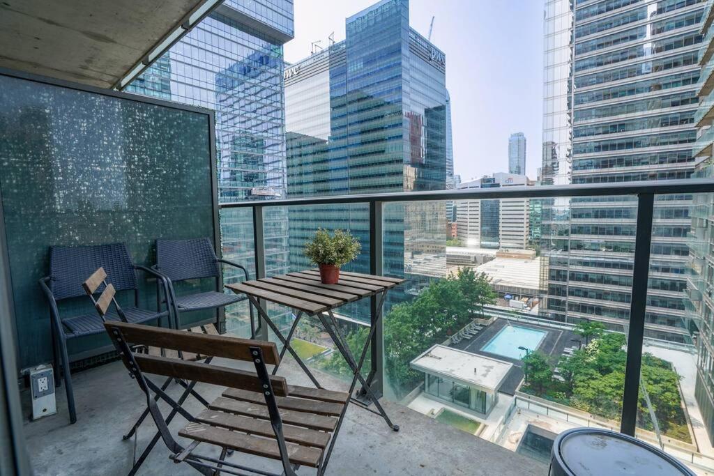 1504 Brand New Best Location 1Br Den With Amazing View Toronto Buitenkant foto