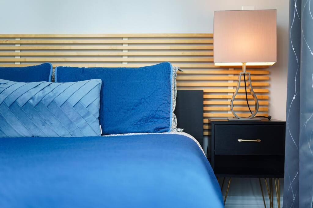 1504 Brand New Best Location 1Br Den With Amazing View Toronto Buitenkant foto